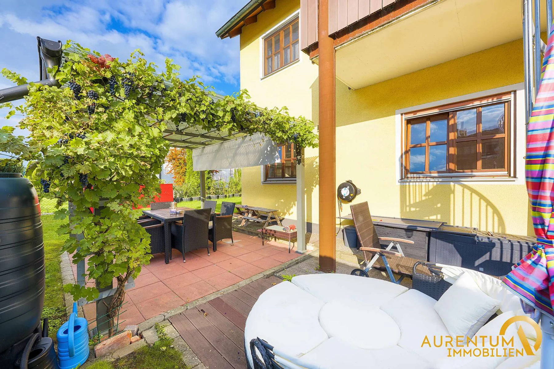 Terrasse und Gartenbereich der Erdgeschosswohnung